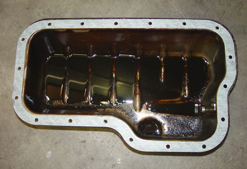 Oil pan gasket replacement in Gilchrist, Florida
