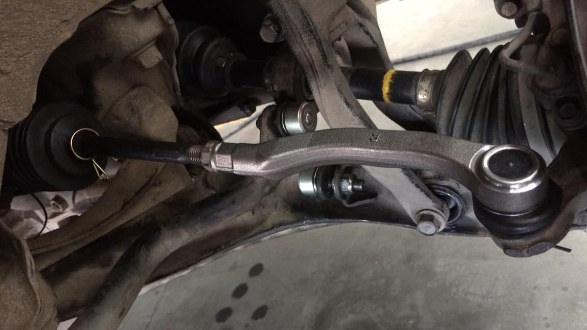 Tie rod end replacement in Pocahontas, Virginia Barat
