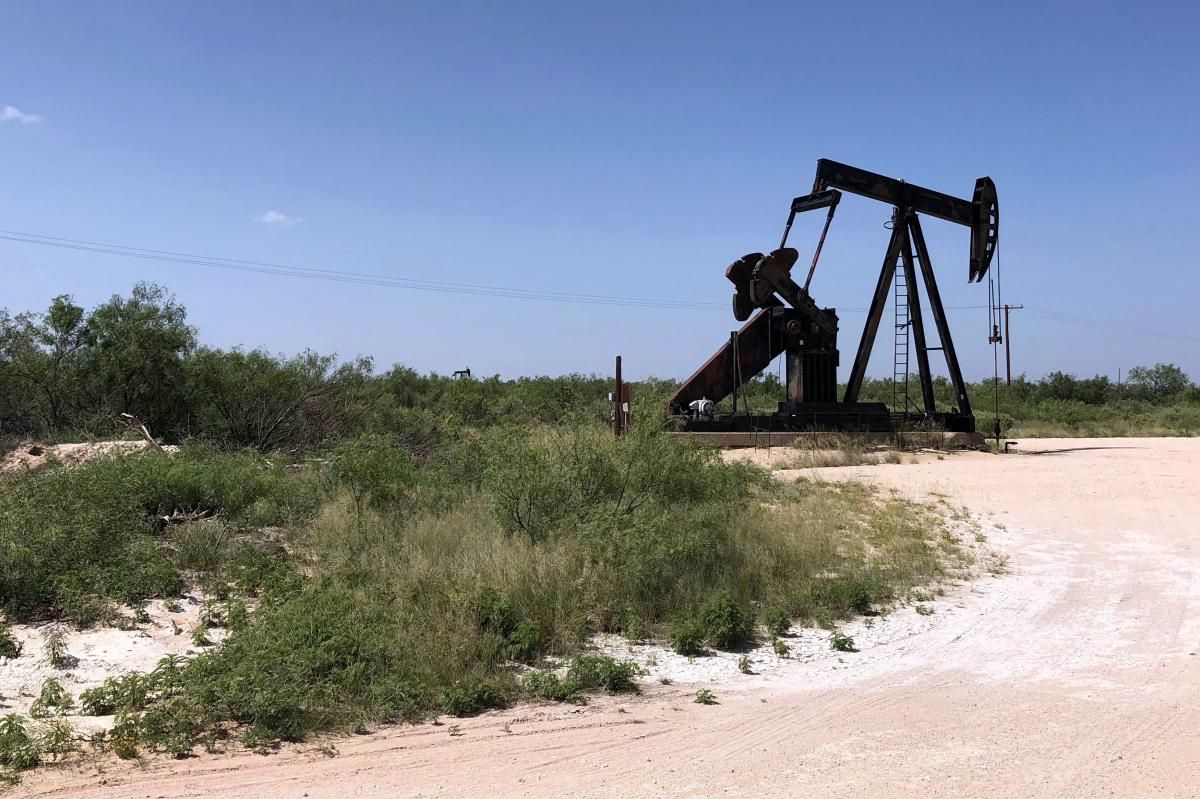 Oil change in Lamar, Texas
