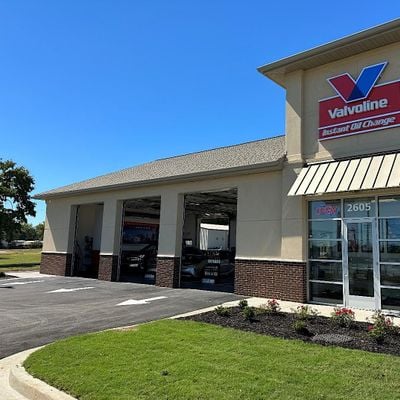 Oil change in Decatur, Indiana
